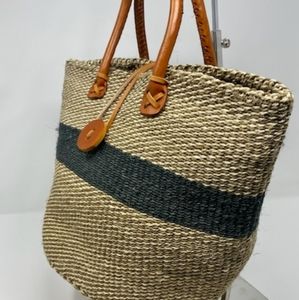 Kenyan hand woven purse.